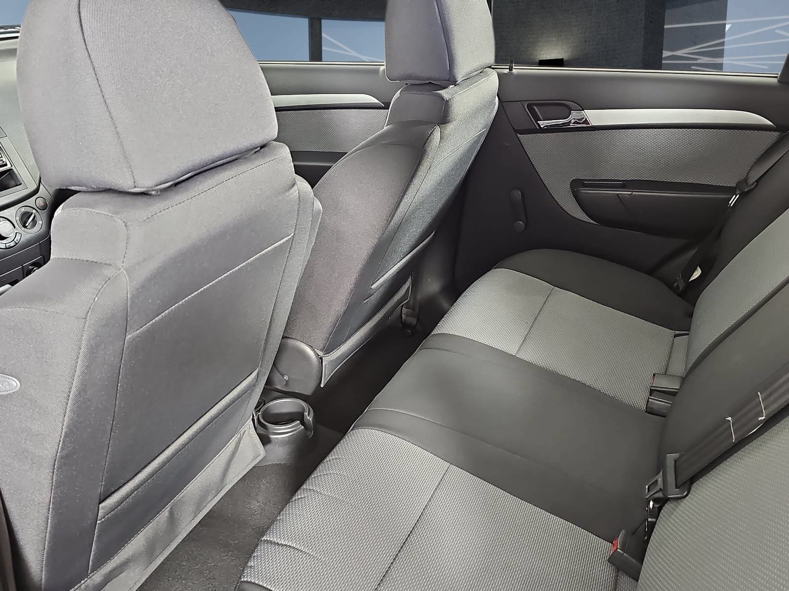 Used 2011 Chevrolet Aveo5 LS FWD image 11
