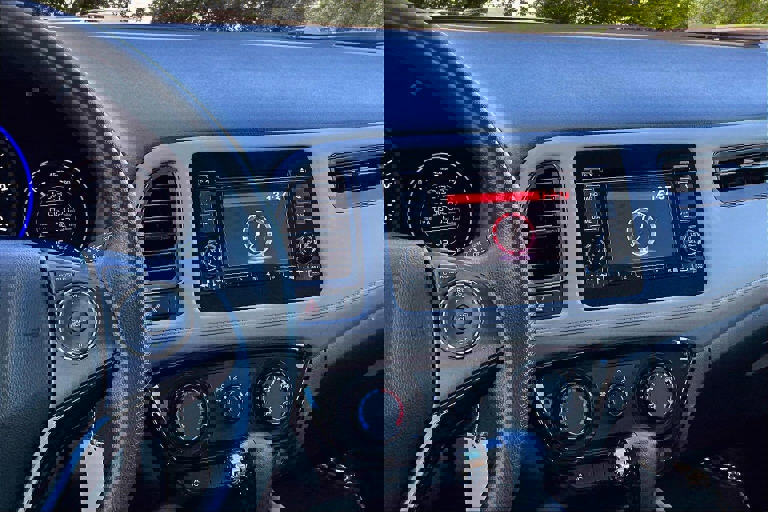 Used 2022 Honda HR-V LX image 9