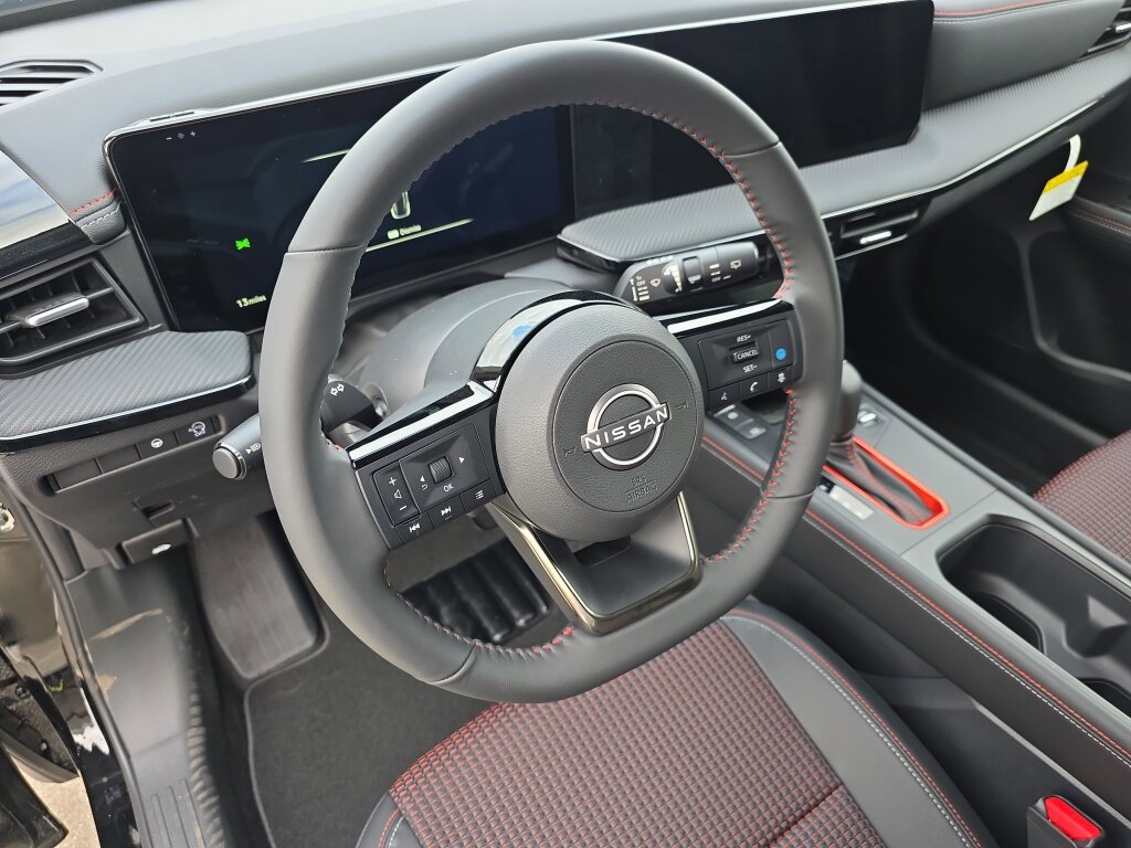New 2026 Nissan Kicks SR FWD image 6