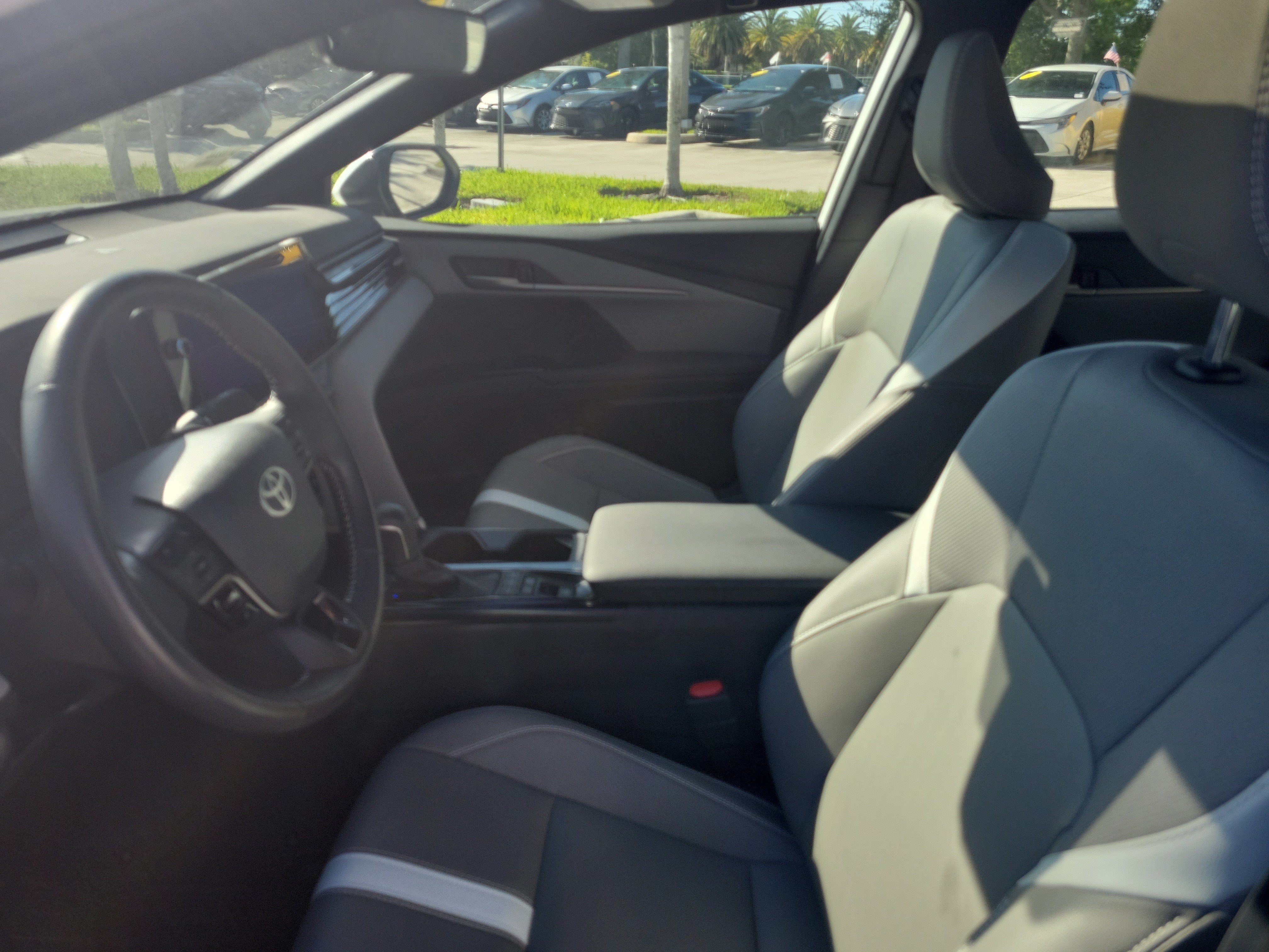 Used 2025 Toyota Camry SE w/ Multimedia Upgrade Package FWD image 22