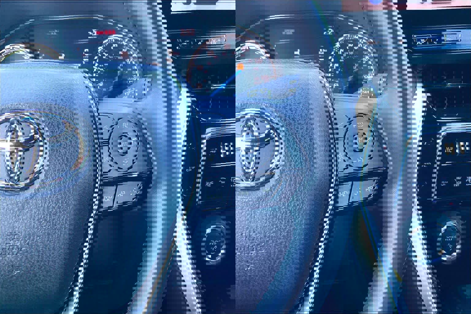 Used 2024 Toyota Venza Nightshade image 25