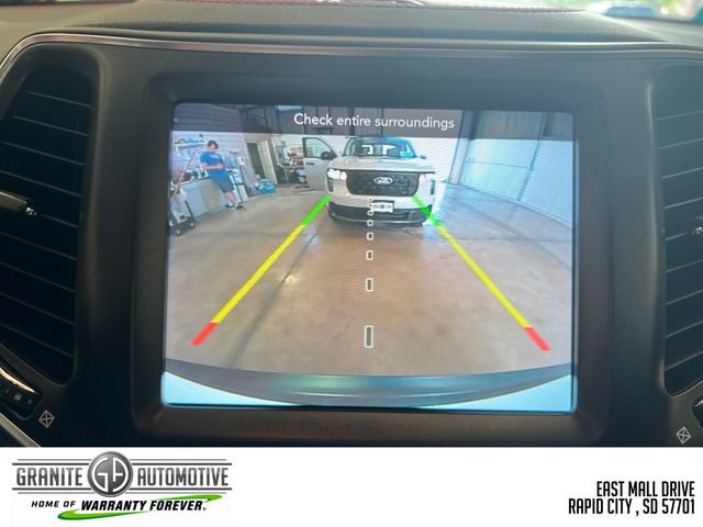 Used 2022 Jeep Cherokee Trailhawk w/ Trailer Tow Group AWD/4WD image 21