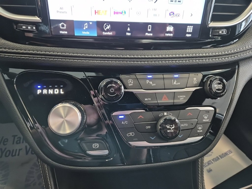 New 2026 Chrysler Pacifica Limited w/ S Appearance Package image 33