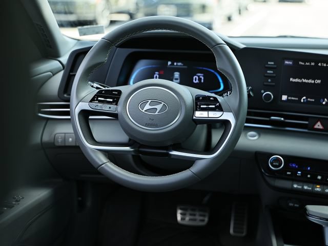 Used 2025 Hyundai Elantra Sport FWD image 26