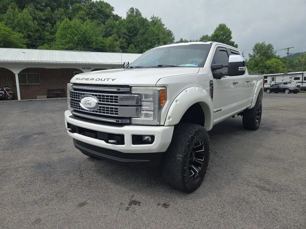 Used 2017 Ford F250 Platinum w/ Platinum Ultimate Package AWD/4WD image 2