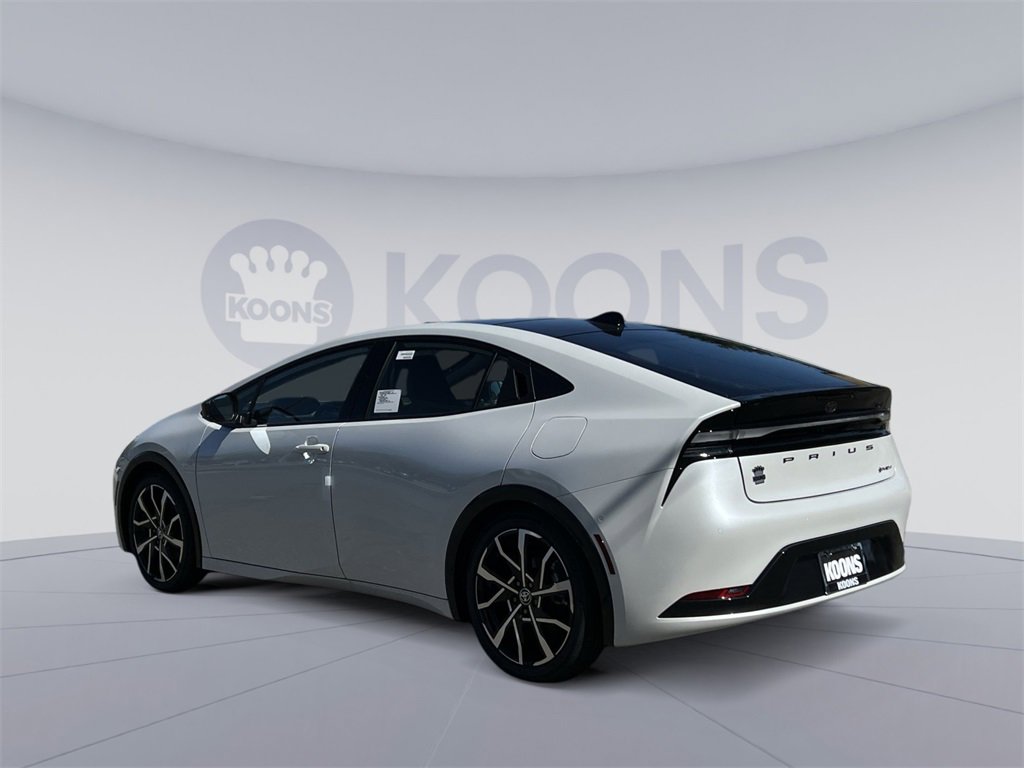 New 2026 Toyota Prius Plug-In Hybrid image 4