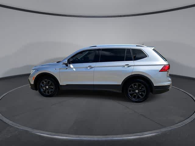 Used 2024 Volkswagen Tiguan SE FWD image 5