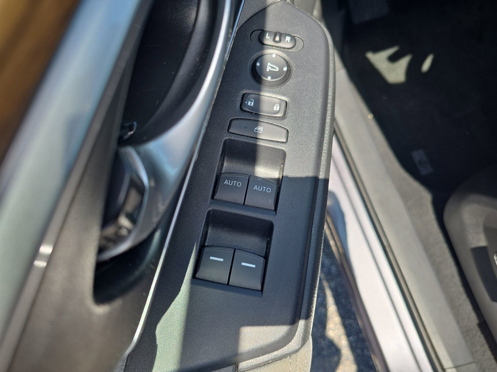 Used 2021 Honda CR-V EX image 14