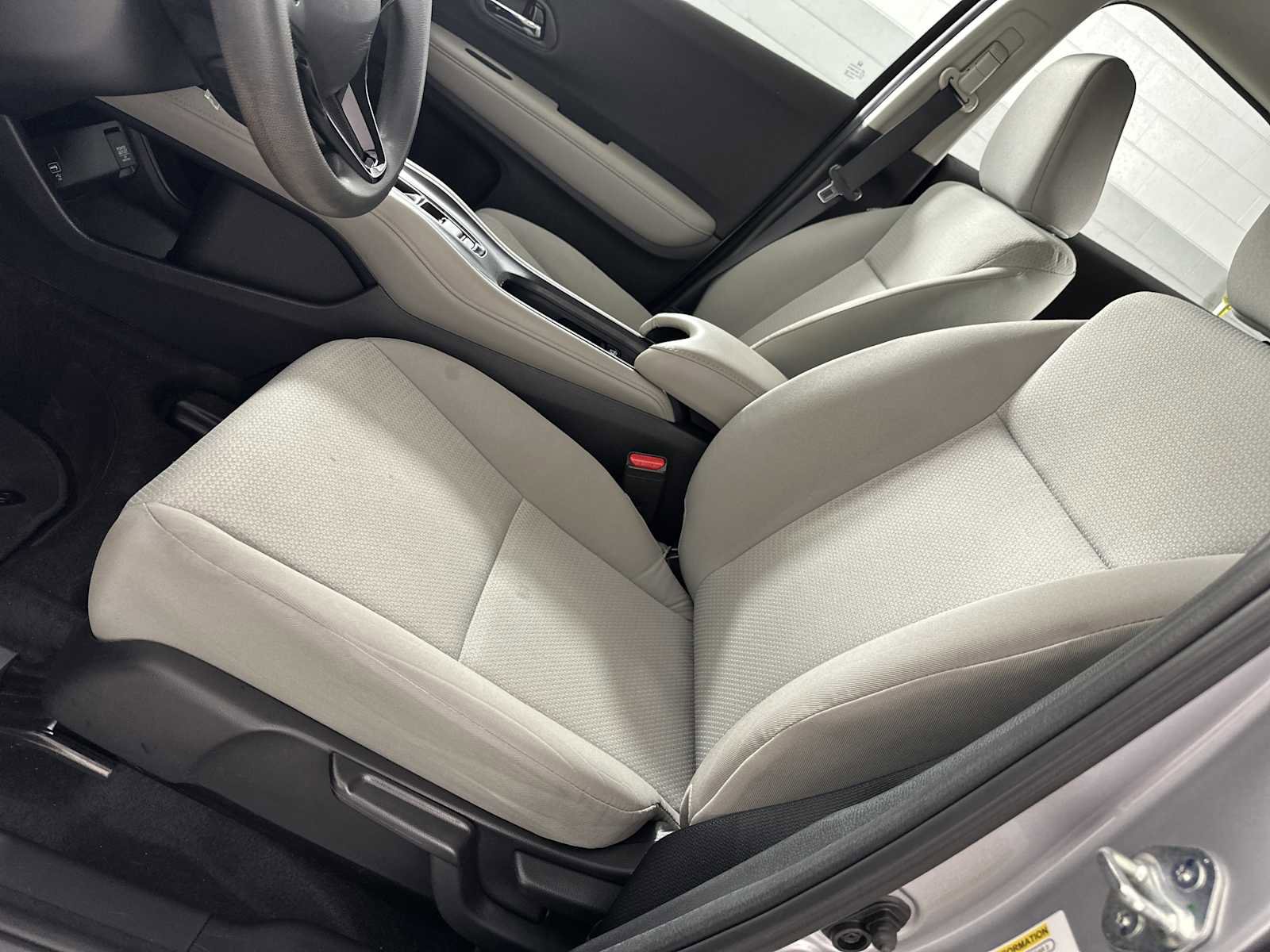 Used 2022 Honda HR-V LX image 11