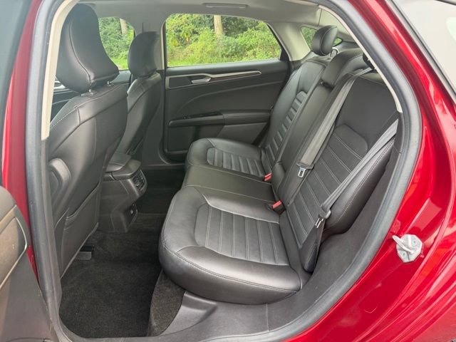 Used 2016 Ford Fusion SE w/ Equipment Group 202A AWD/4WD image 19