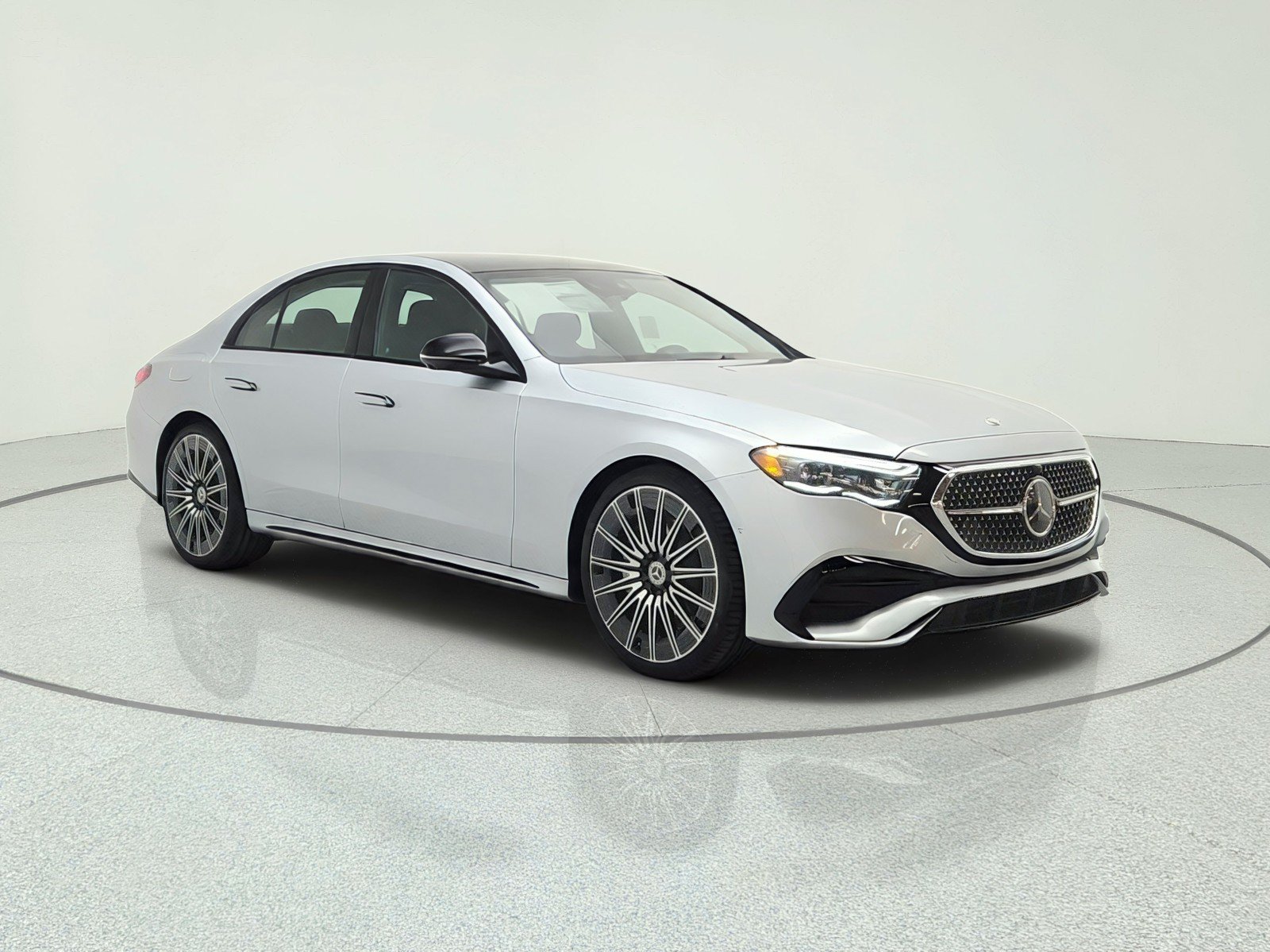New 2027 Mercedes-Benz E 450 4MATIC Sedan image 3