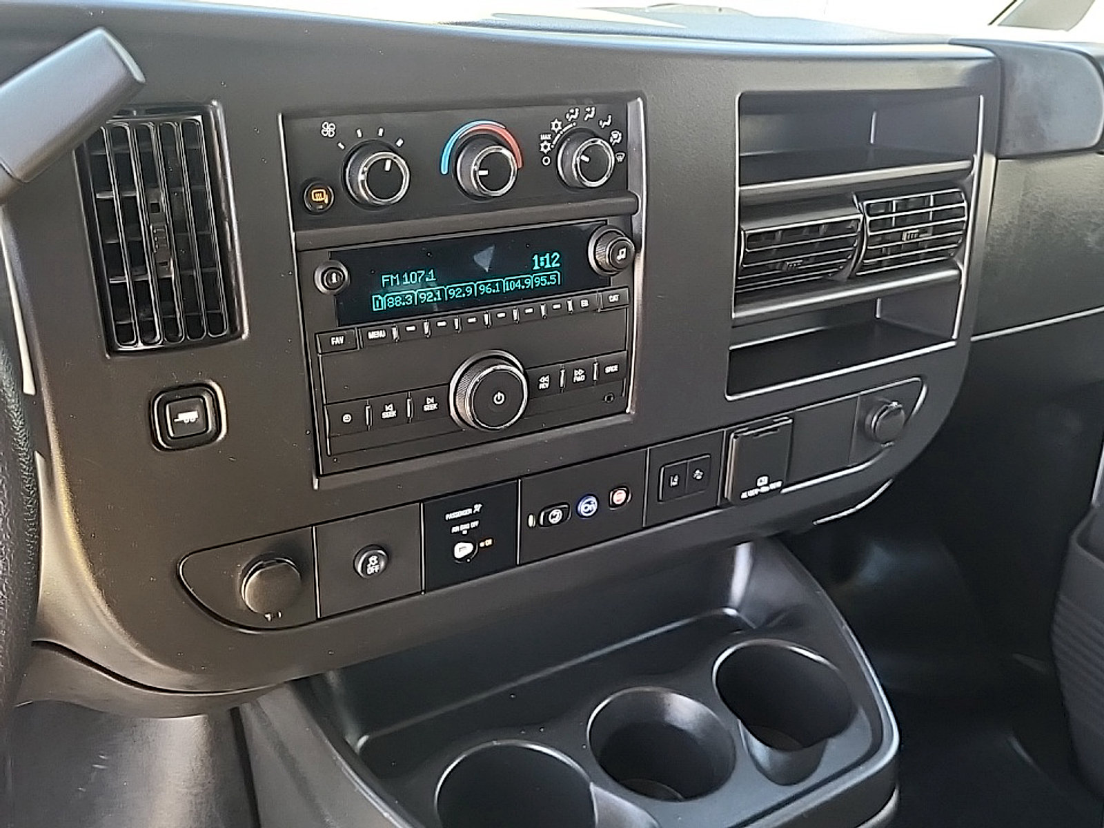 Used 2025 GMC Savana 3500 LT w/ LT Preferred Equipment Group RWD image 20