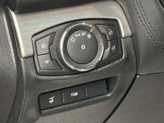 Used 2016 Ford Explorer Platinum image 22