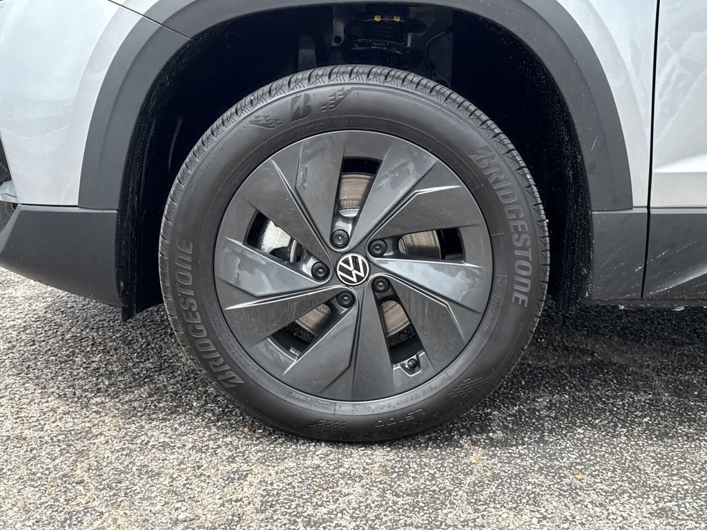 New 2026 Volkswagen Taos S FWD image 9