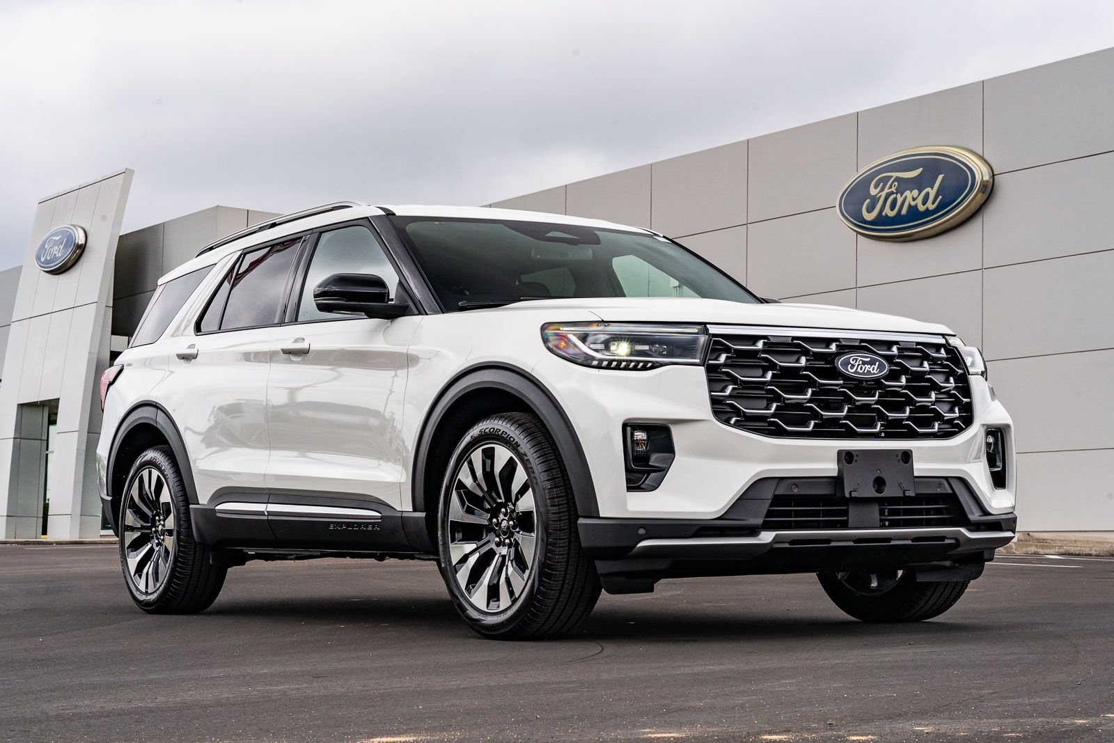 New 2027 Ford Explorer Platinum w/ LUX Leather Package