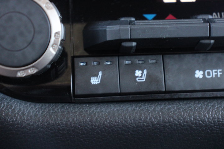 Used 2024 Toyota Tundra Limited AWD/4WD image 27