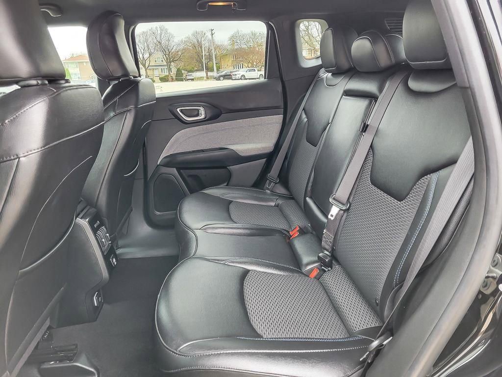 Used 2024 Jeep Compass Latitude image 9