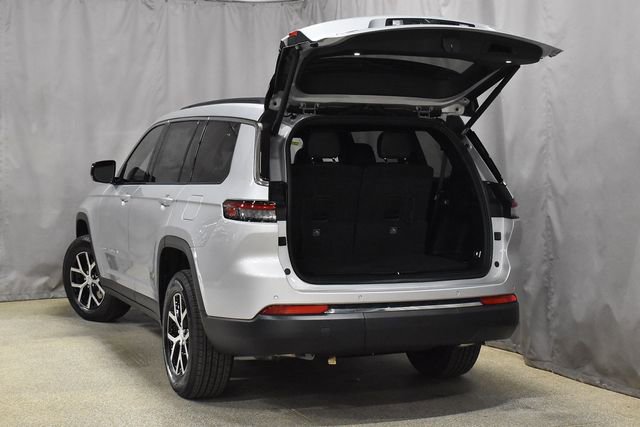 New 2025 Jeep Grand Cherokee L Limited image 30