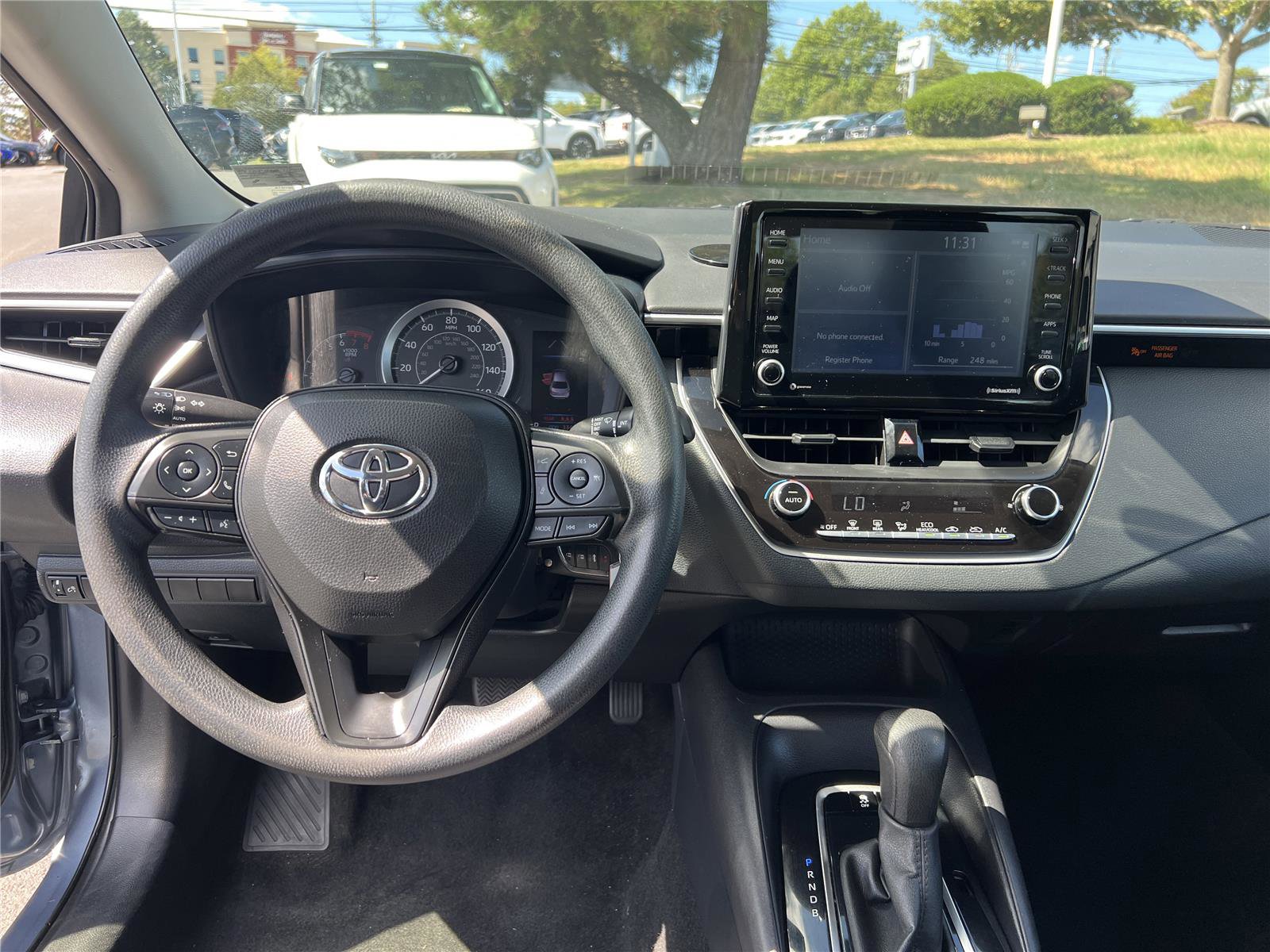 Used 2022 Toyota Corolla LE image 6