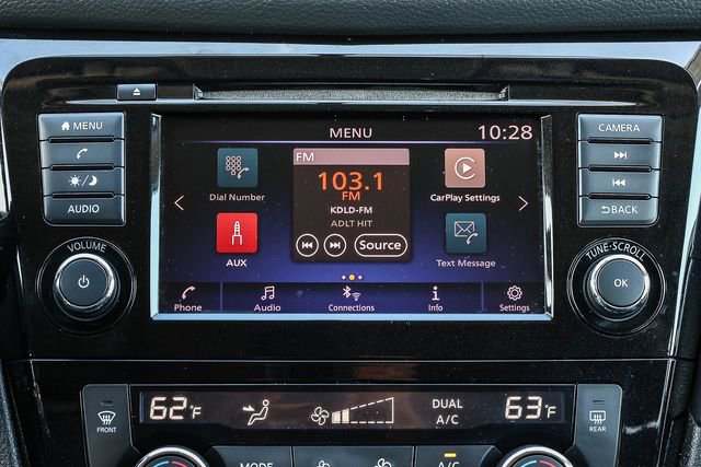 Used 2018 Nissan Rogue SV image 15