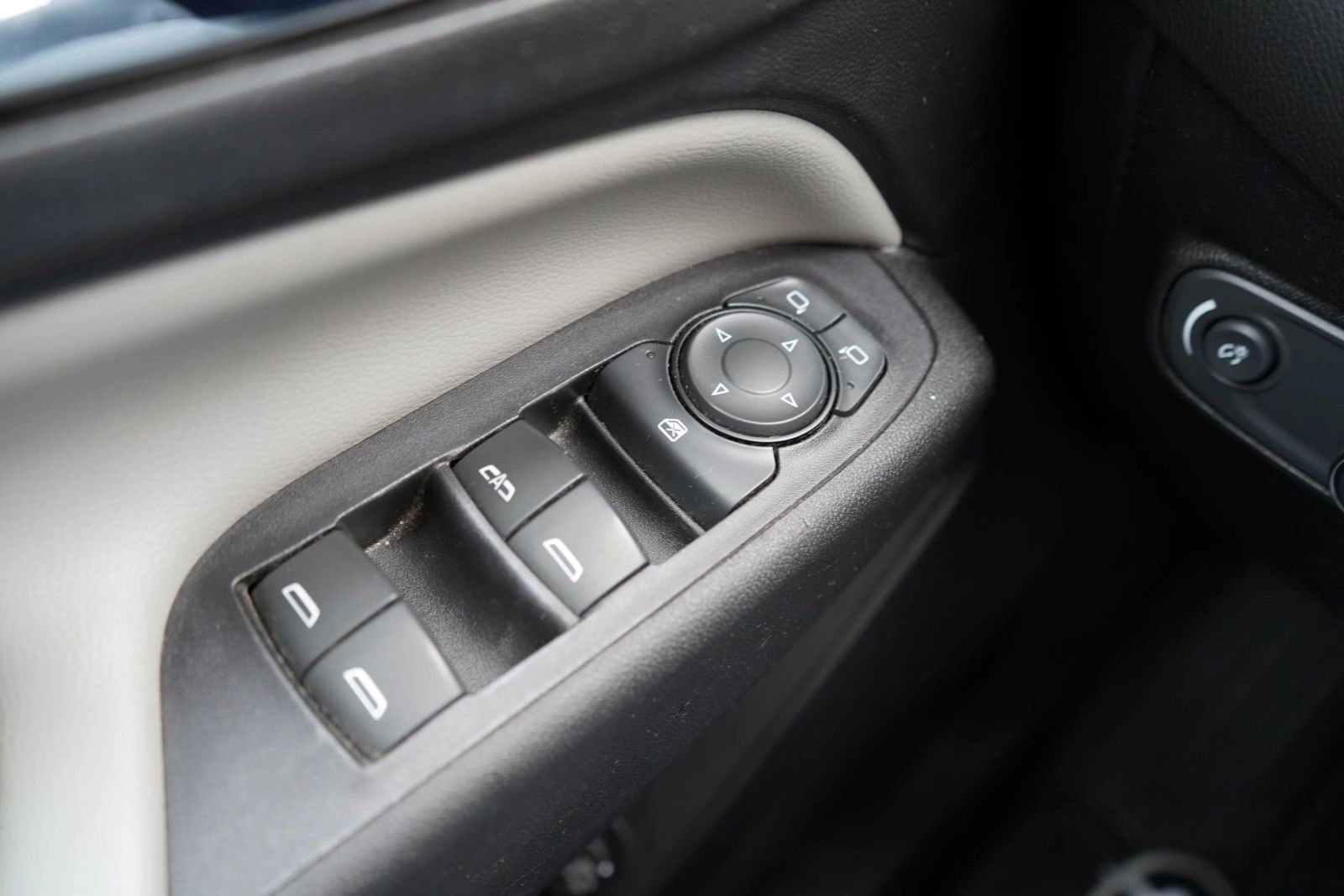 Used 2019 Chevrolet Equinox LT FWD image 13