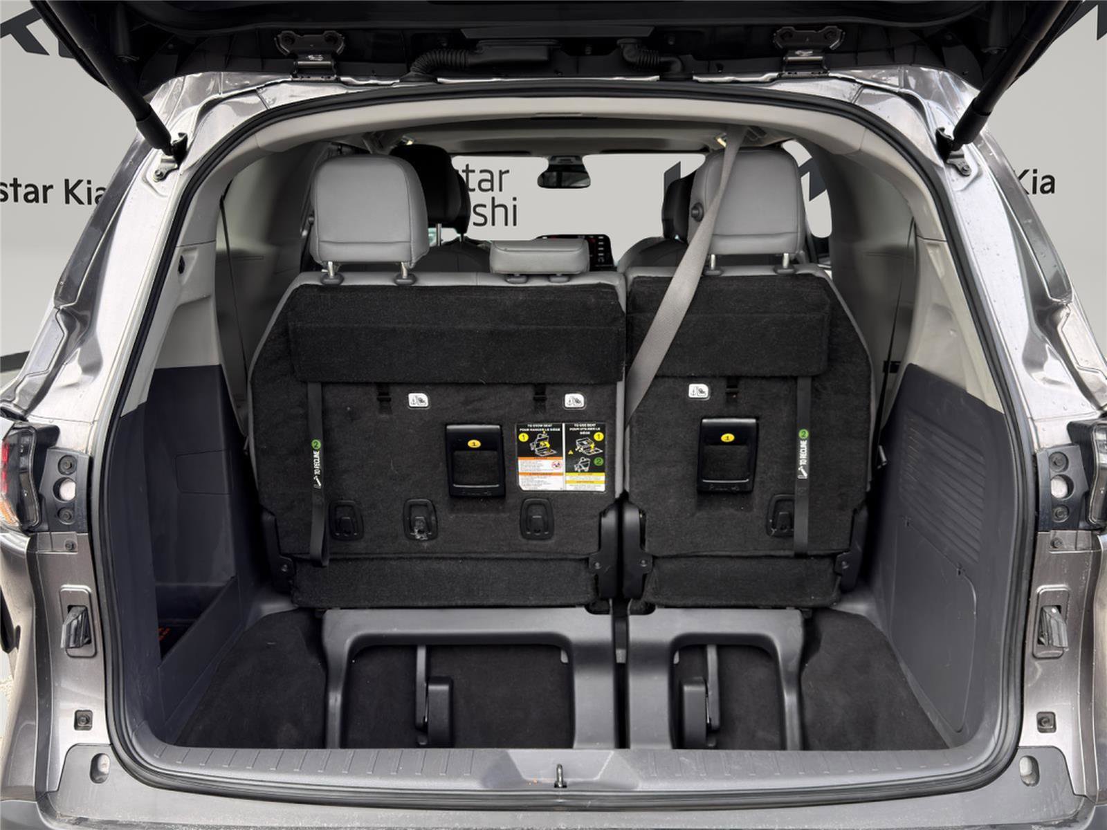 Used 2023 Toyota Sienna XLE image 25