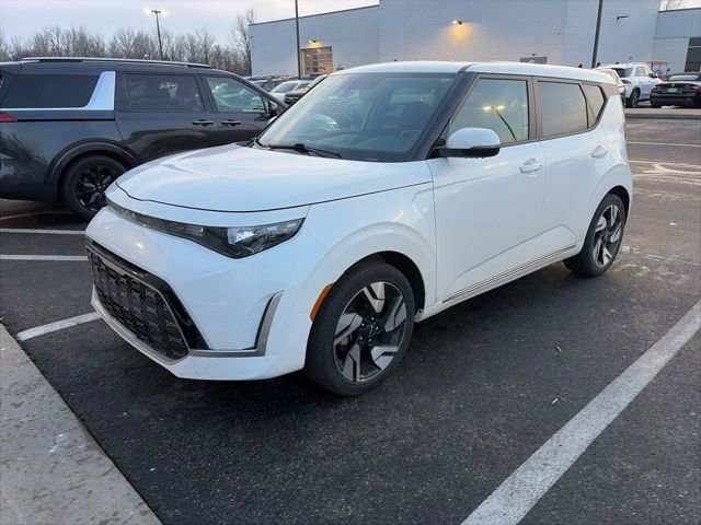 Used 2023 Kia Soul GT-Line image 2