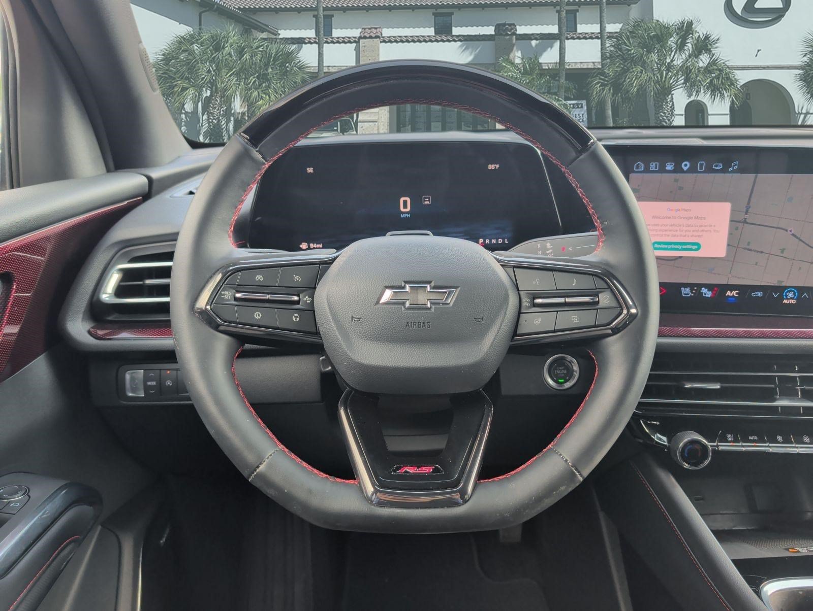 Used 2025 Chevrolet Traverse RS FWD image 13