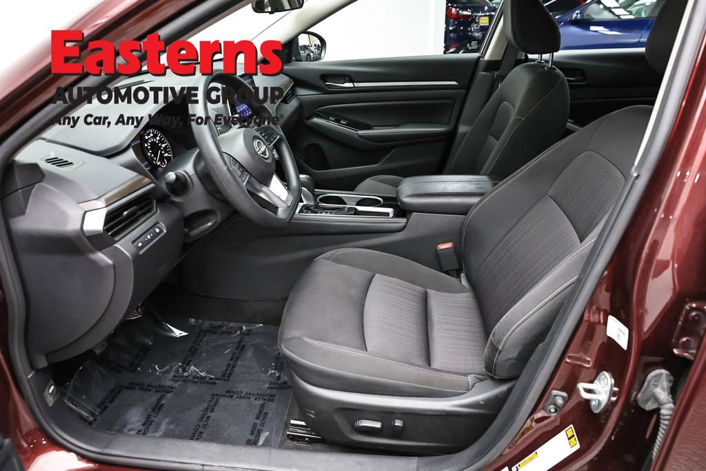 Used 2023 Nissan Altima 2.5 SV FWD image 14