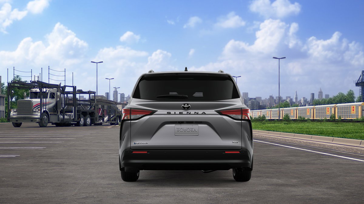 New 2026 Toyota Sienna XLE AWD/4WD image 8