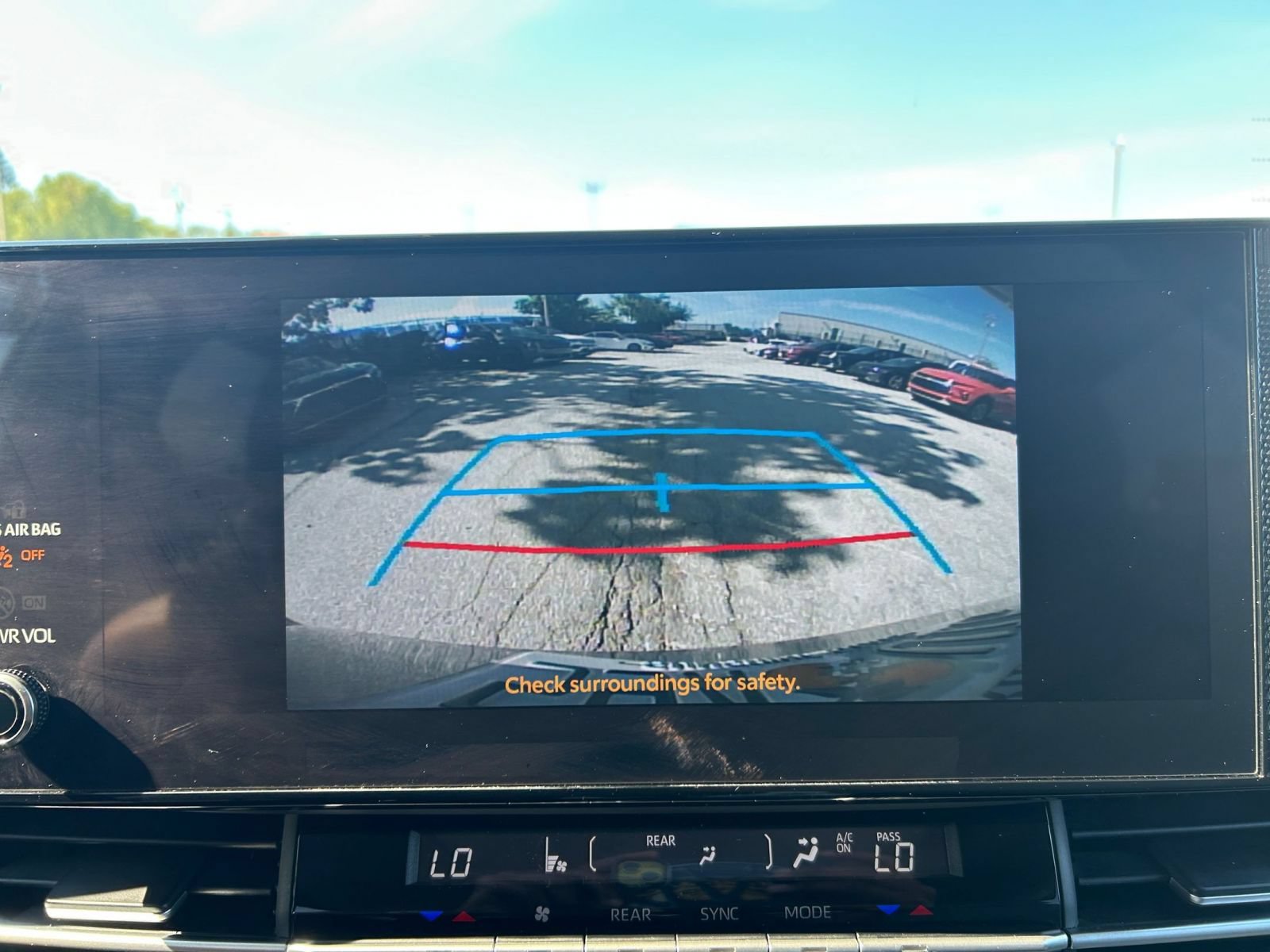 Used 2025 Toyota Sienna XLE FWD image 22