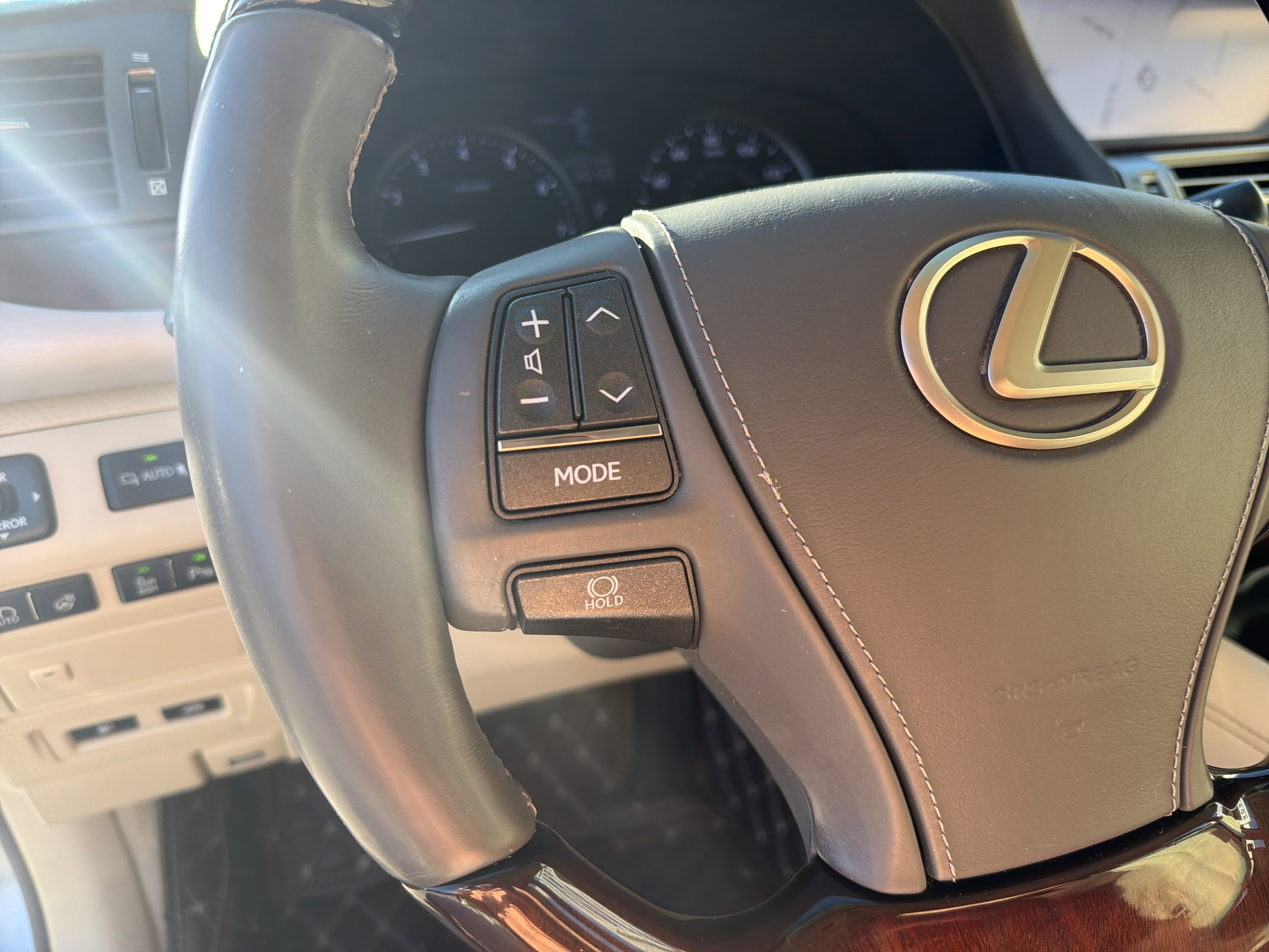 Used 2017 Lexus LS 460 RWD image 13