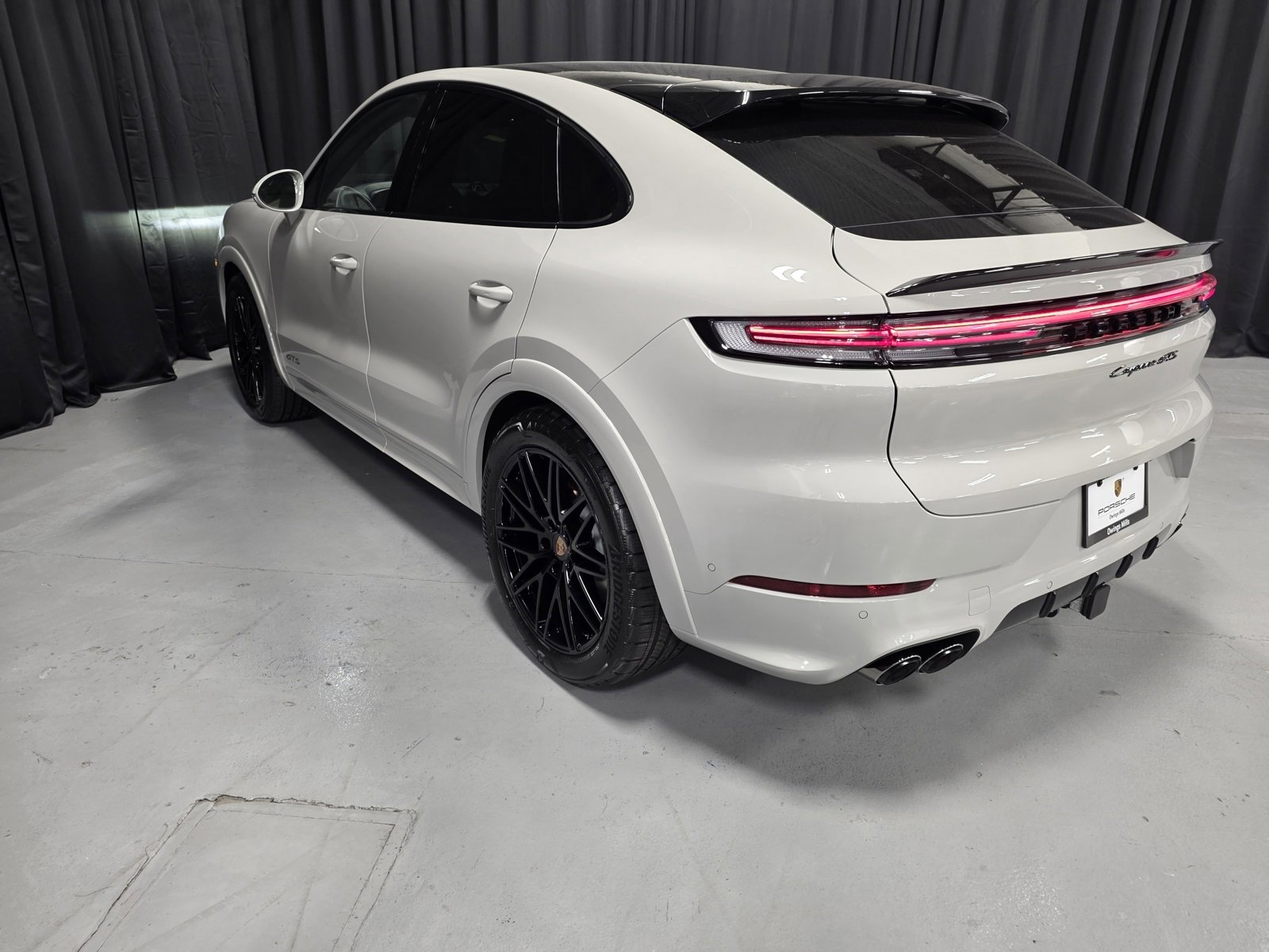 New 2026 Porsche Cayenne GTS image 32