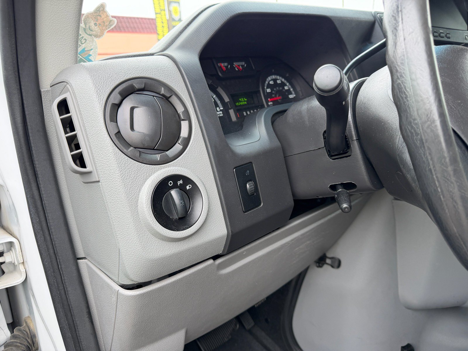 Used 2014 Ford E-150 and Econoline 150 w/ Power Group RWD image 20