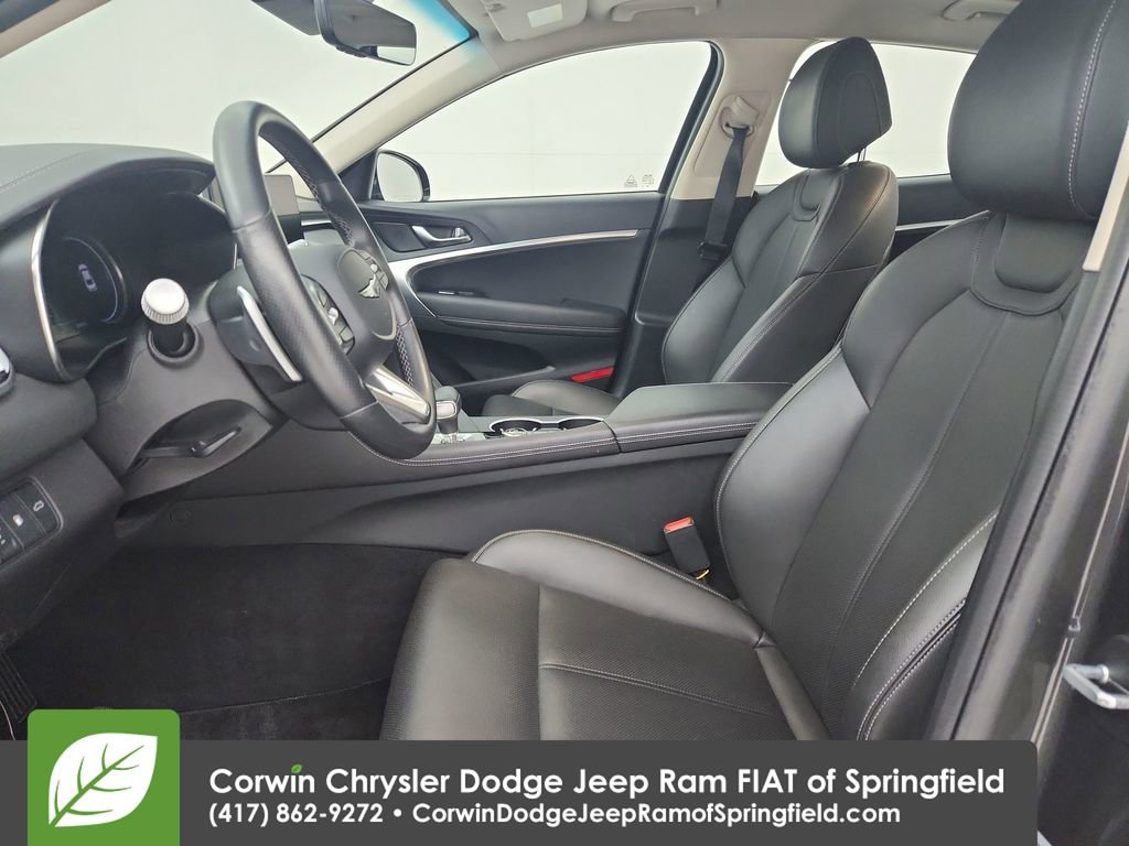 Used 2025 Genesis G70 2.5T image 18