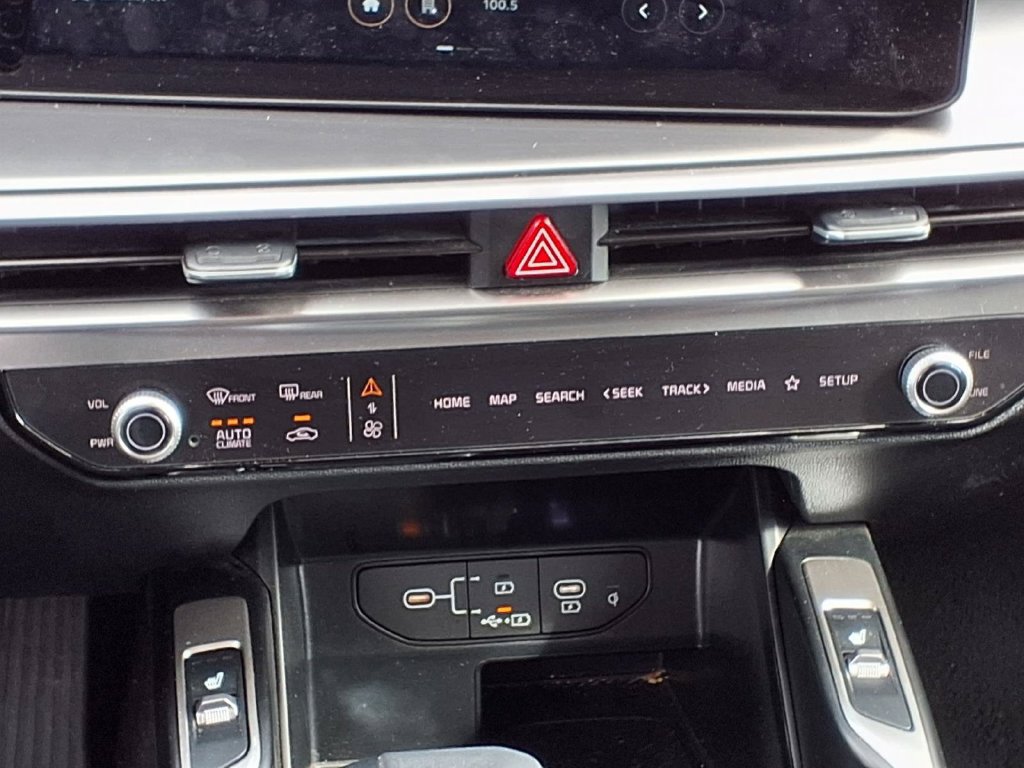 Used 2025 Kia Sorento S AWD/4WD image 15