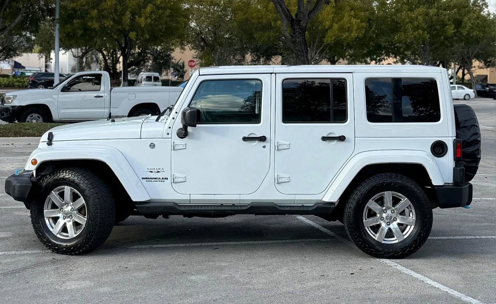 Used 2017 Jeep Wrangler Unlimited Sahara w/ Connectivity Group