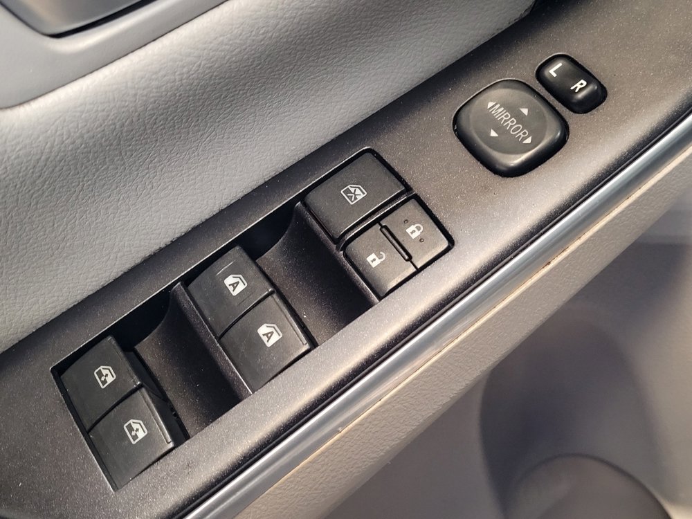 Used 2016 Toyota Camry LE FWD image 27