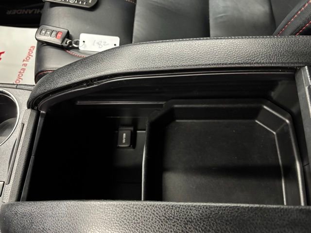 Used 2019 Toyota Highlander SE image 33