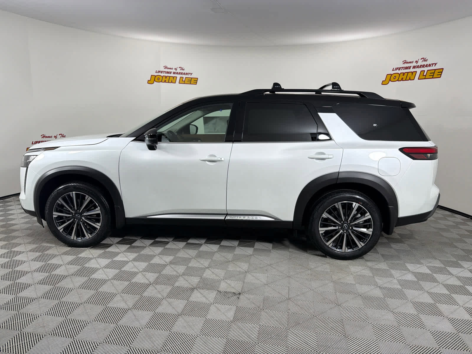 New 2026 Nissan Pathfinder Platinum w/ Cargo Package image 2