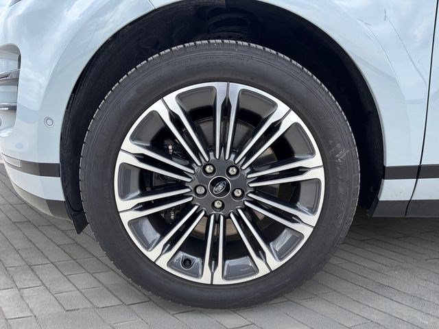 Used 2026 Land Rover Range Rover Evoque Dynamic SE image 9