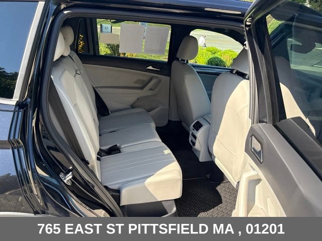 Used 2023 Volkswagen Tiguan SE R-Line AWD/4WD image 13