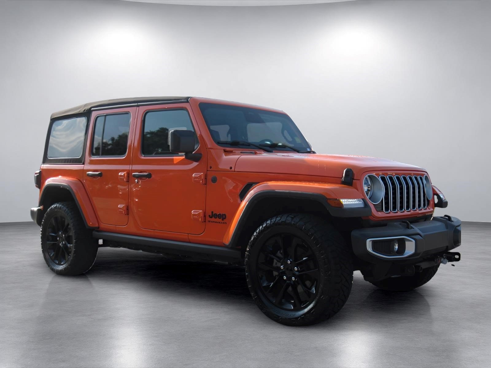 Used 2025 Jeep Wrangler Unlimited Sahara AWD/4WD image 1