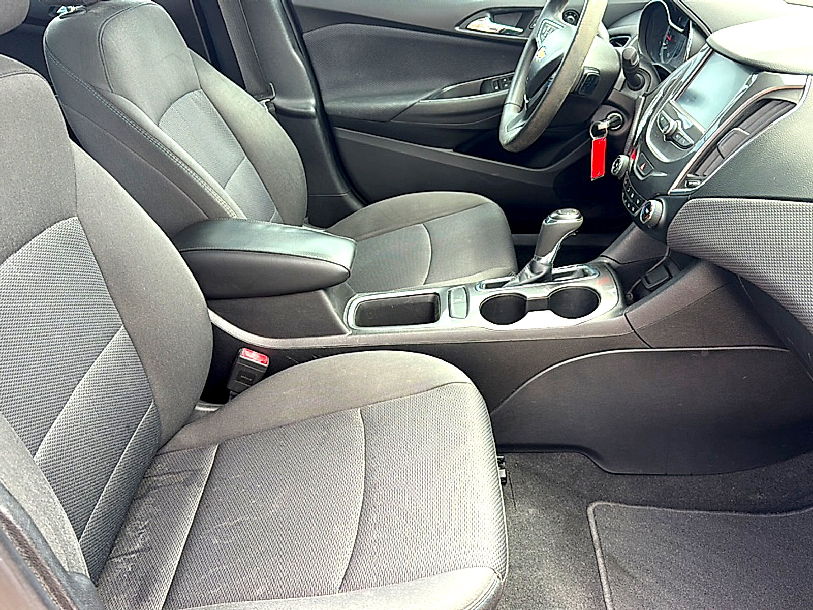 Used 2018 Chevrolet Cruze LT FWD image 23
