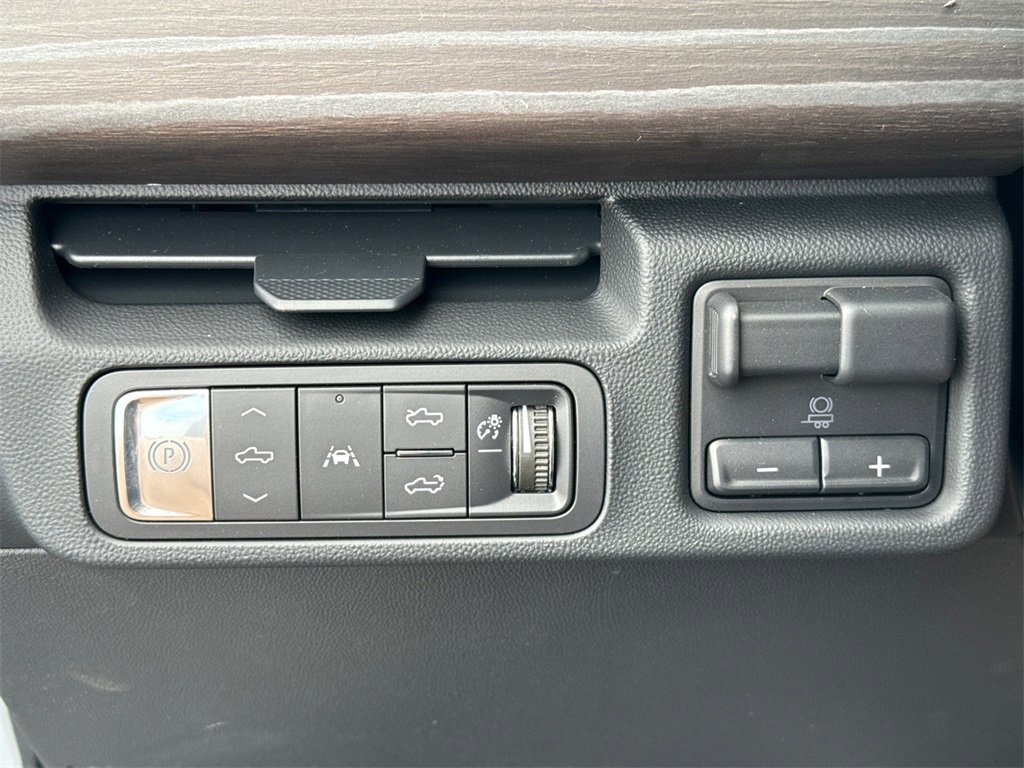 New 2025 GMC Sierra EV Denali image 19