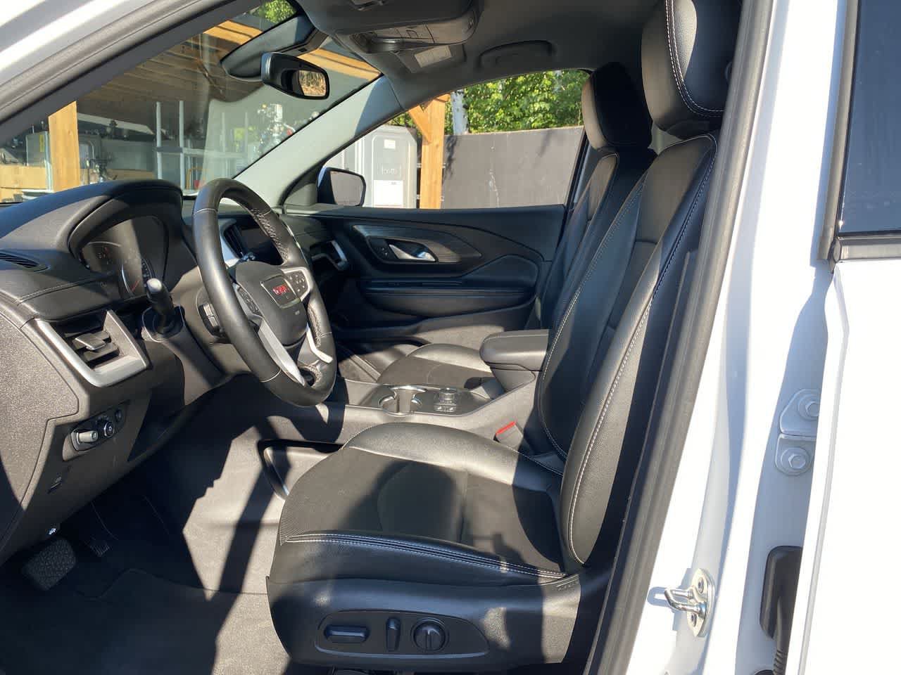 Used 2024 GMC Terrain SLT AWD/4WD image 13