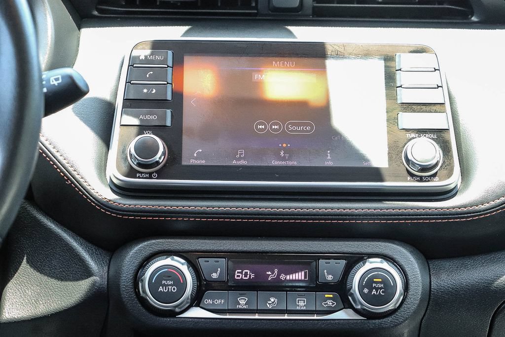 Used 2020 Nissan Kicks SR w/ SR Premium Package FWD image 17