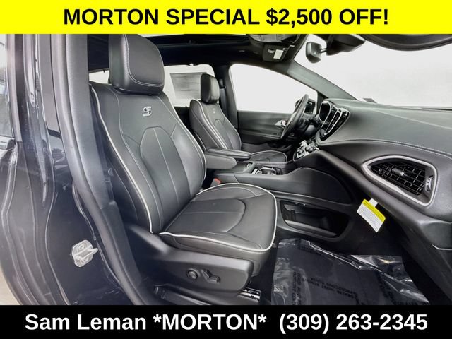 New 2027 Chrysler Pacifica Limited w/ Family Tech Group AWD/4WD image 31