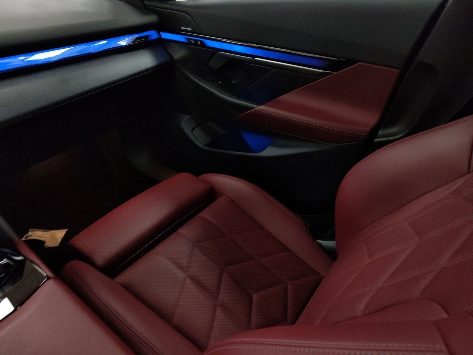 Certified 2025 BMW 540i xDrive image 26