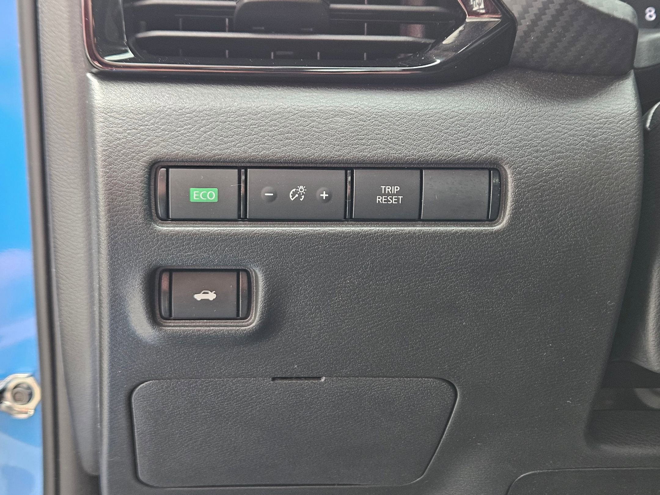 Used 2025 Nissan Sentra SV FWD image 19